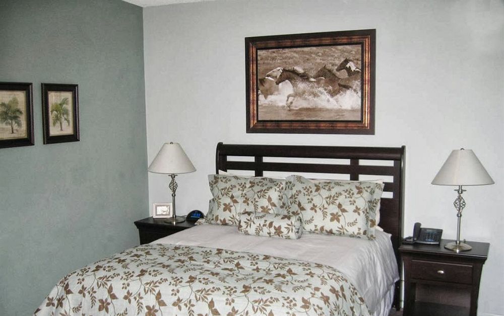 Triangle Inn Clothing Optional Resort For Men Palm Springs Exterior photo